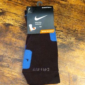 NWT Nike Elite socks